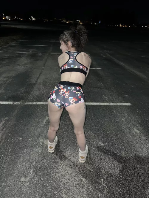 Hoping you’re into a freshly shaved brunette 🐱