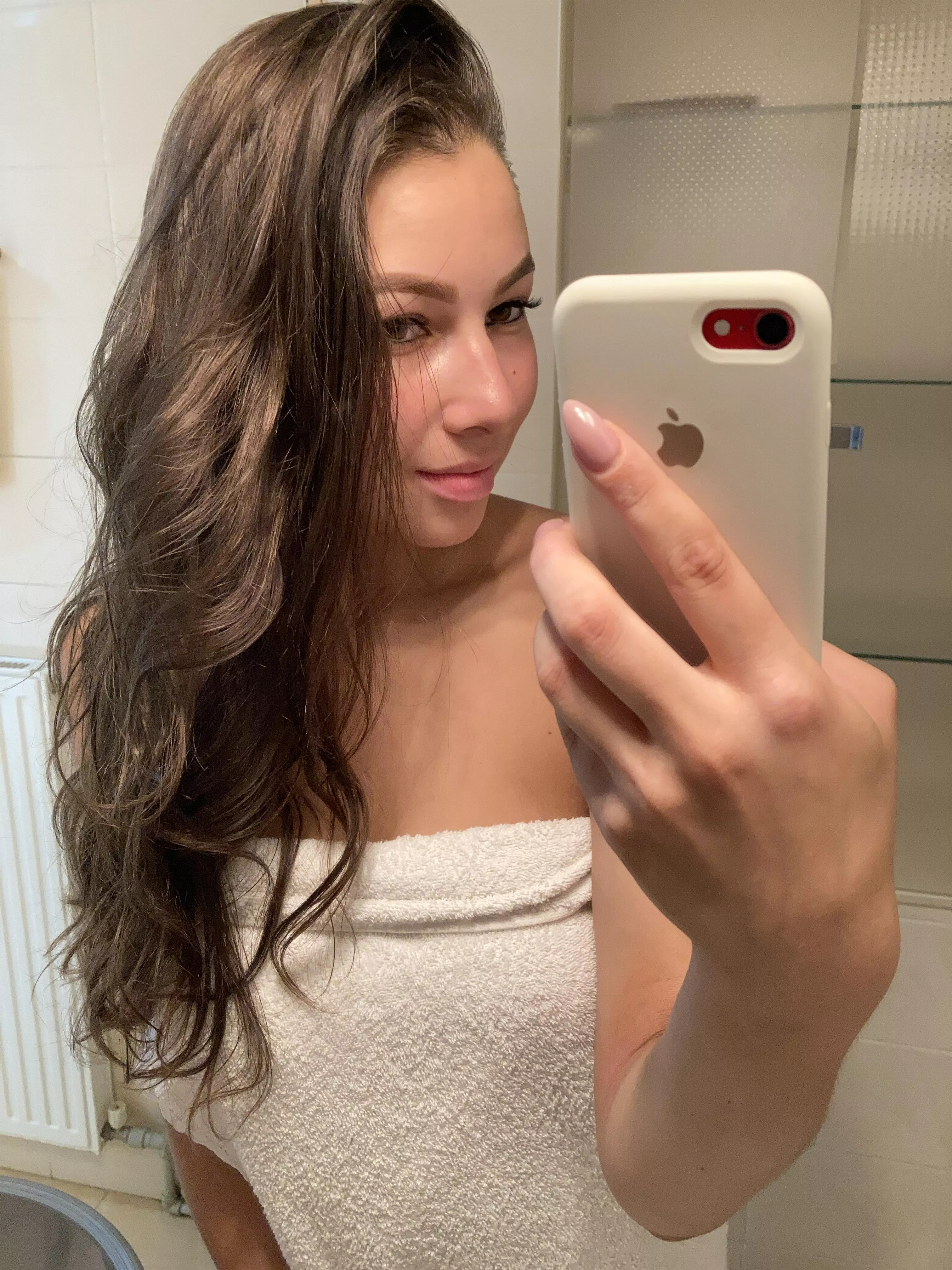 I bought a heated mirror and now I can delight you with the latest photos from the shower