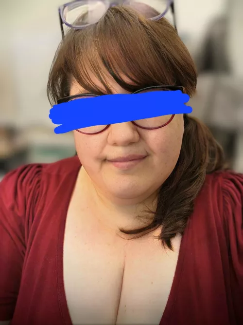 I could hide a pony in my cleavage, ya know, if I needed to. Also, I think I was wearing a third pair of glasses on my tits (not shown in pic).