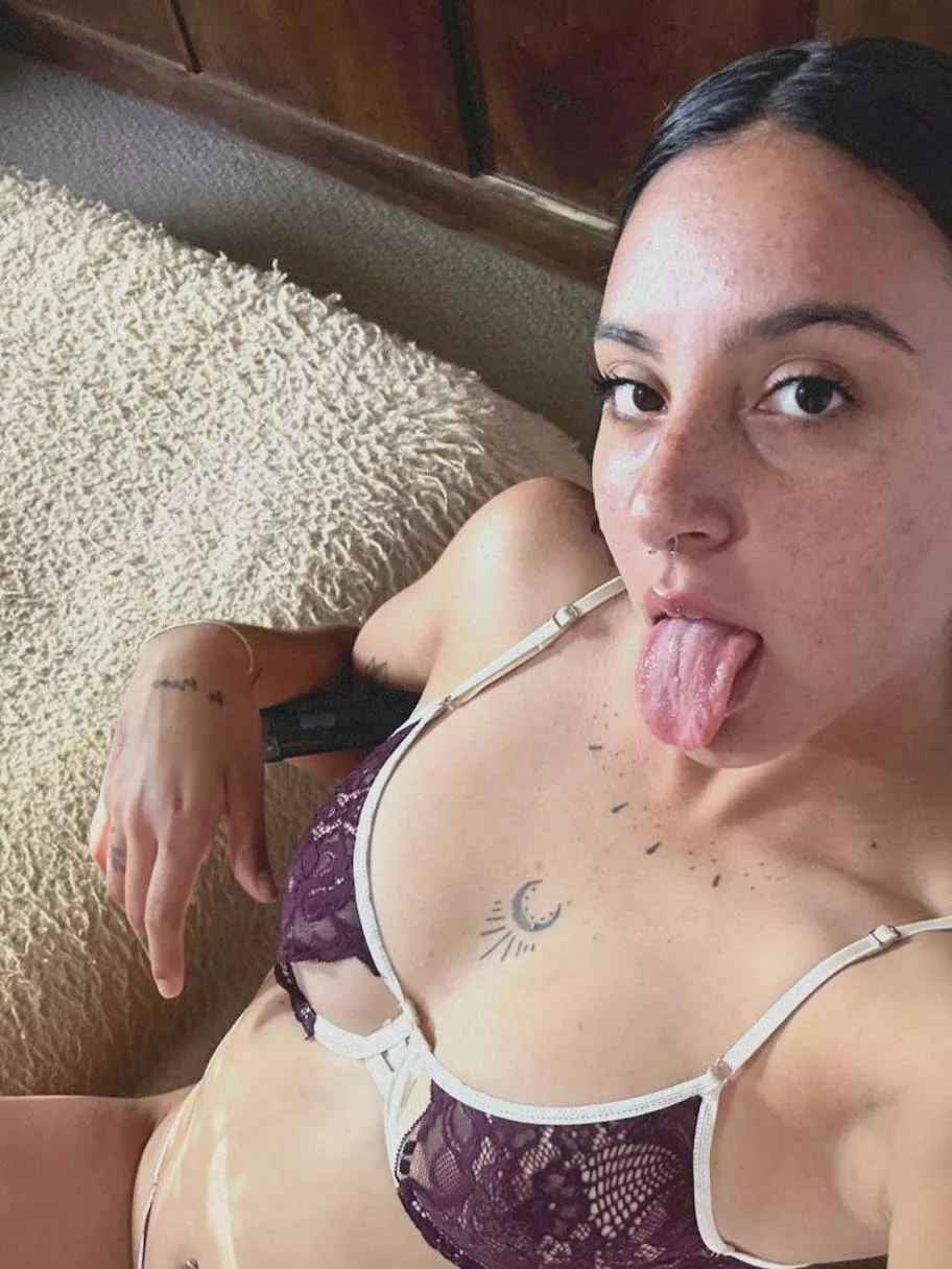  I need your huge load inside my pussy 