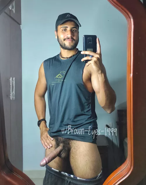 I would like to have someone here who will let me use him like a toy 😈😏.