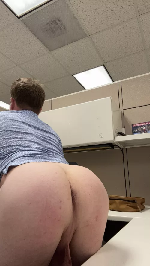 Just counting the ceiling tiles