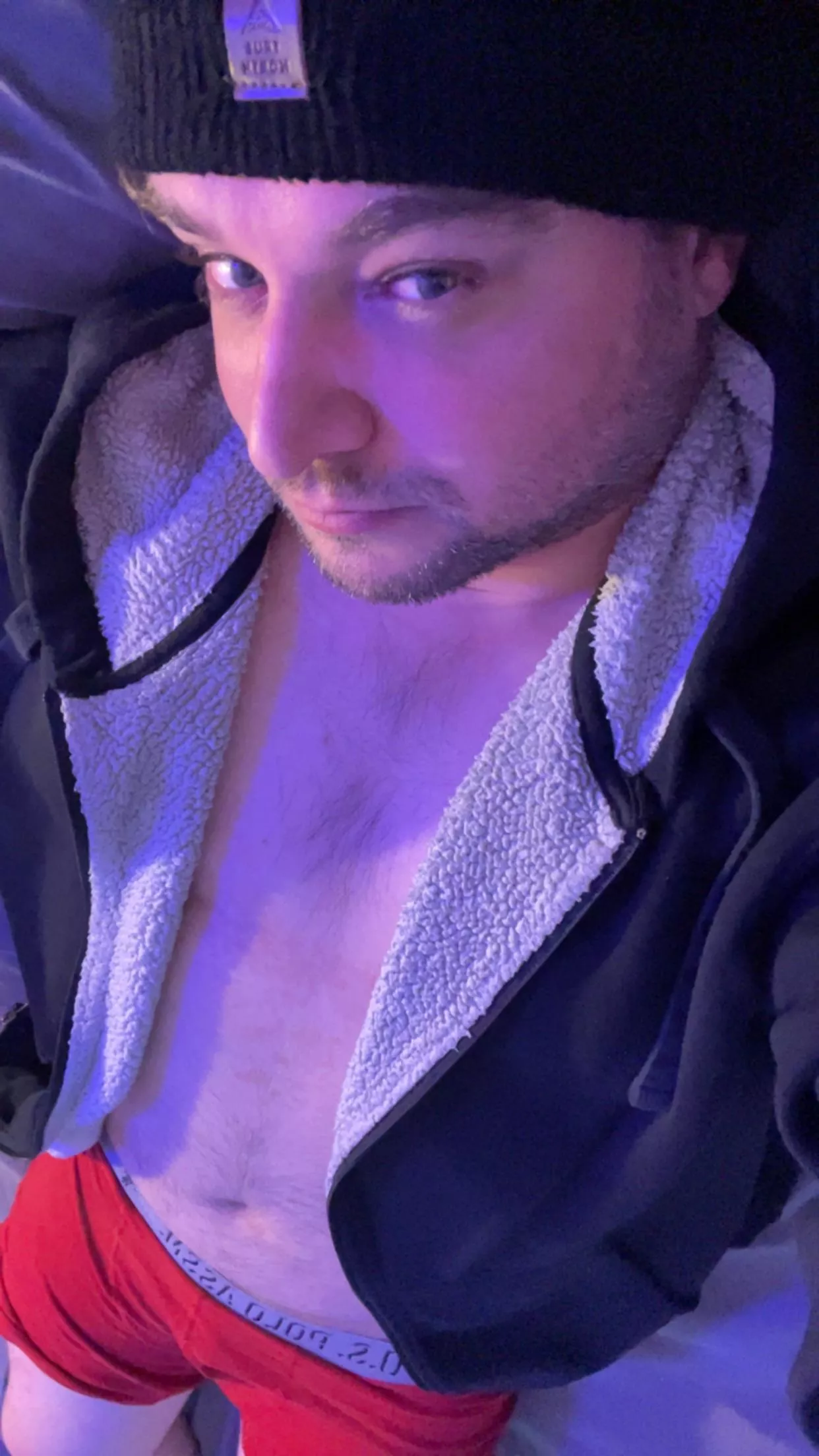 Just shaved the beard off =)