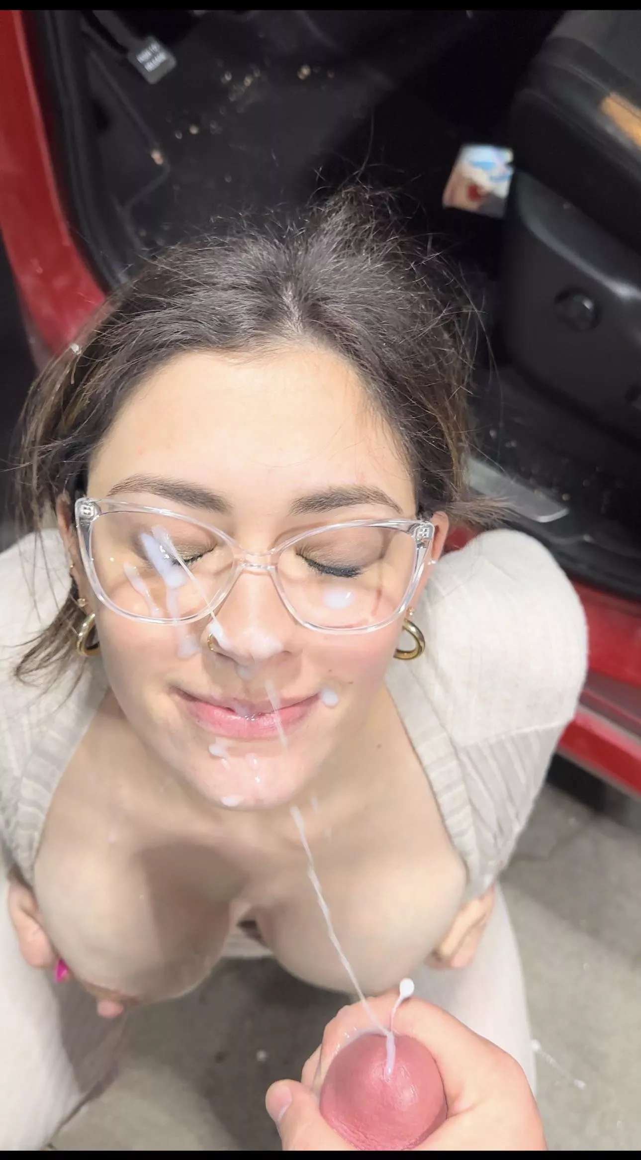 Pull over right here and give me a facial 🤤