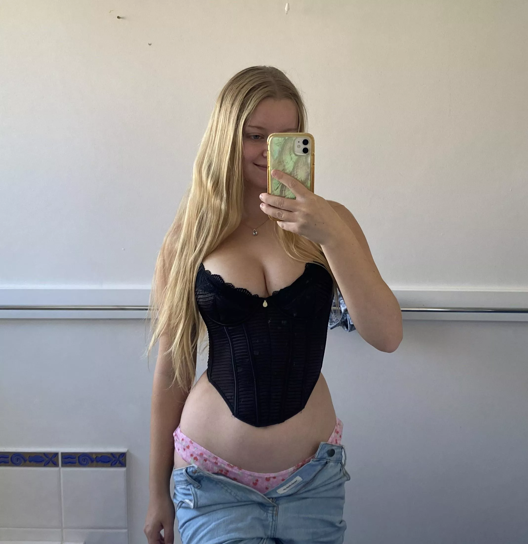 Rate my new crop corset?🙈💓