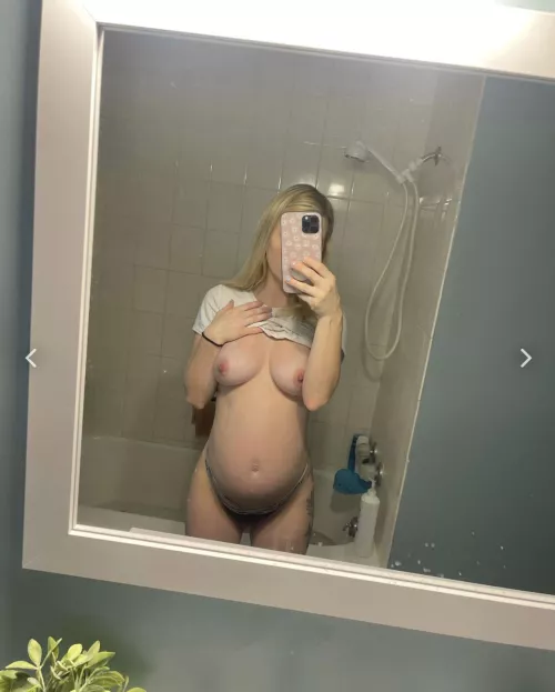 Say yes if I can show you my pregnant pussy🐱💦