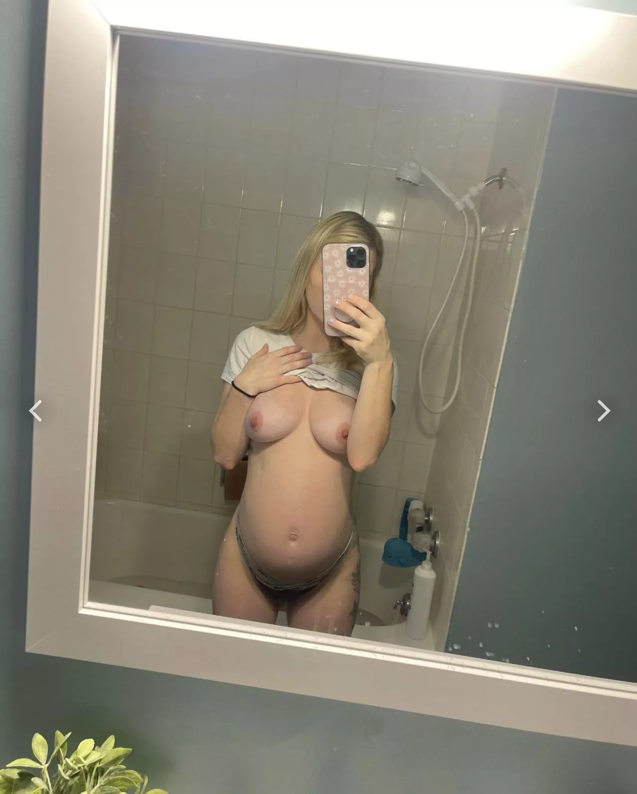 Say yes if I can show you my pregnant pussy🐱💦