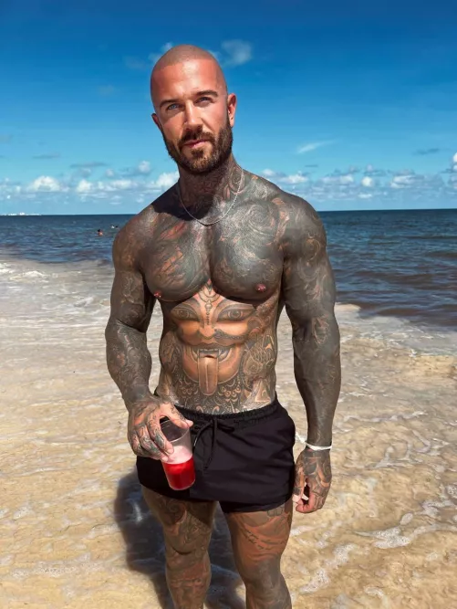 Sex on the beach? 🏝️