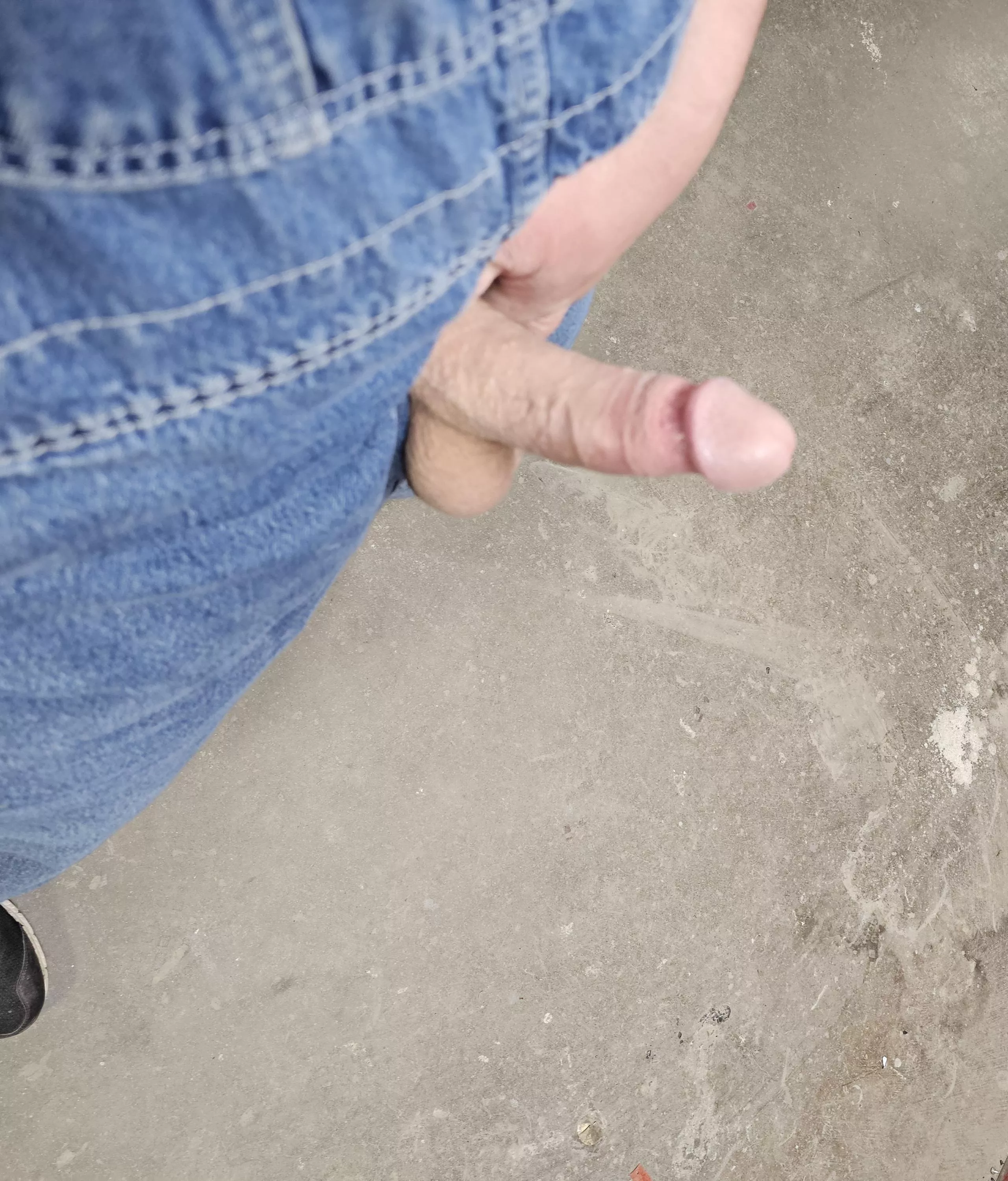 suck me in the shop?