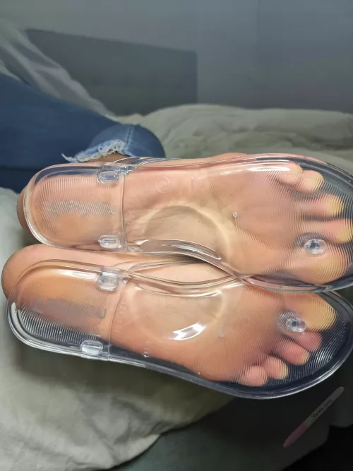 The inventor of clear flip-flops definitely had a FF 😂 🤯 