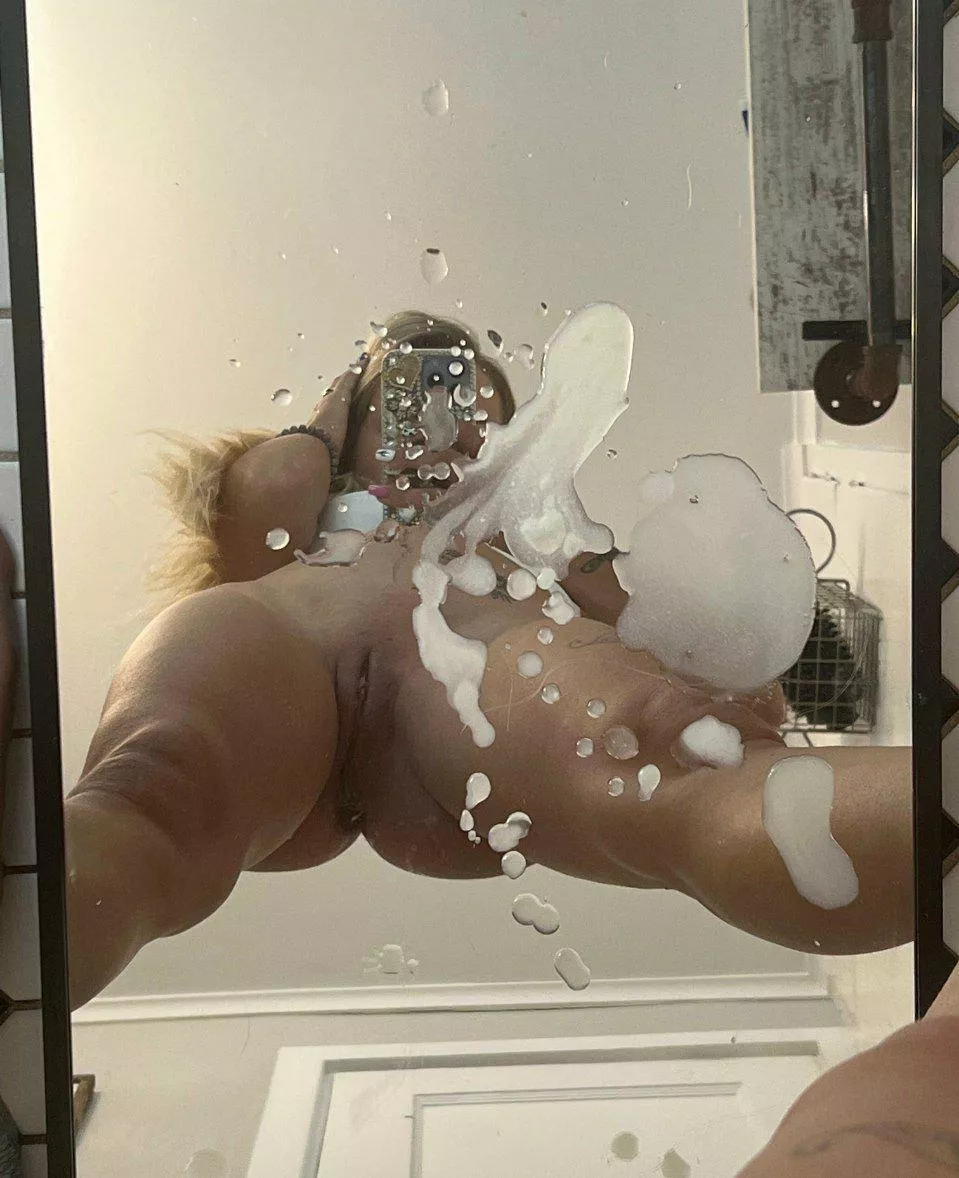 Wanna cum together i'm horny and wet