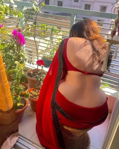 When my father's used to on a business meeting bully used to stay at our house and my mom used to dress like this 