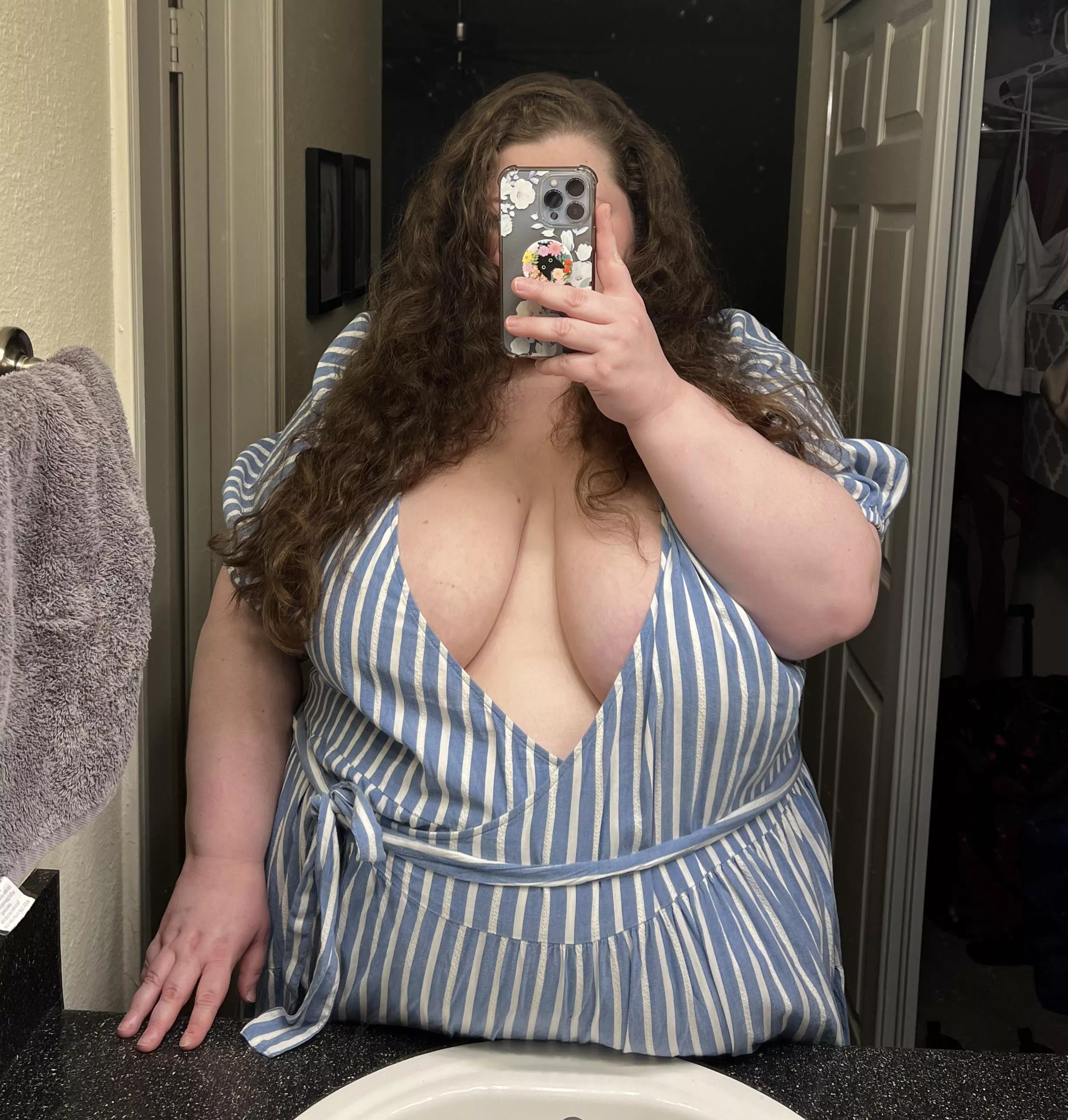 When your housewife is still a bit of a hoe 💙