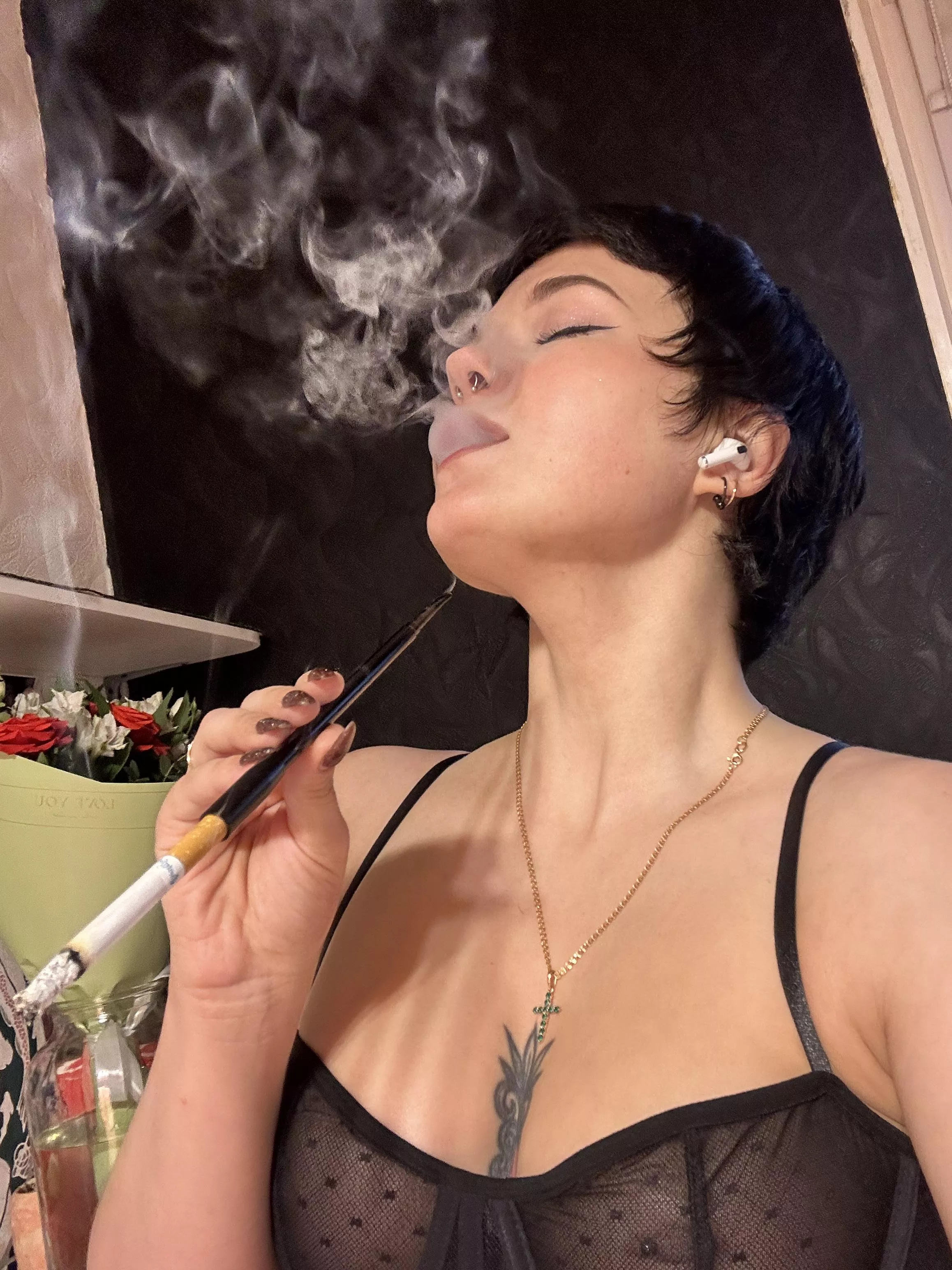 When’s the first time you realized you had a thing for women that smoked