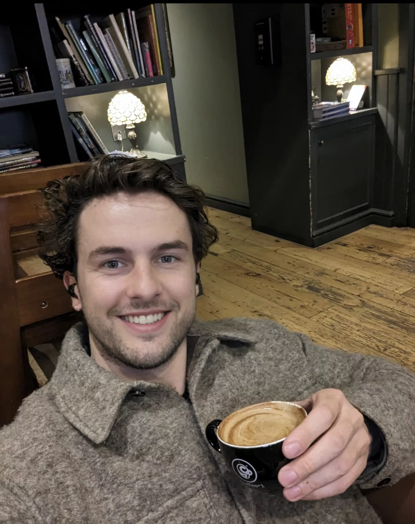 Who likes teasing in public ? [M]