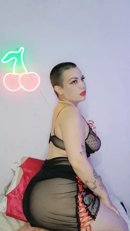 Will you spend the night with me?🍒