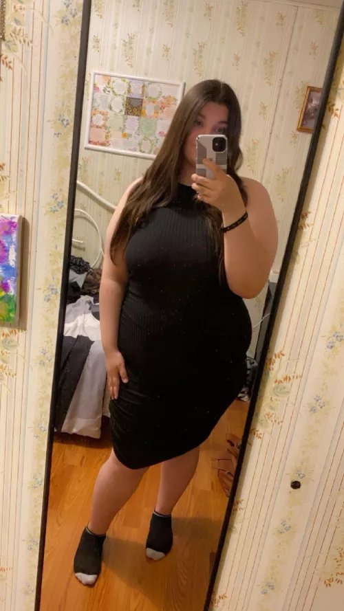 Would you say no to a body this curvy and voluptuous?