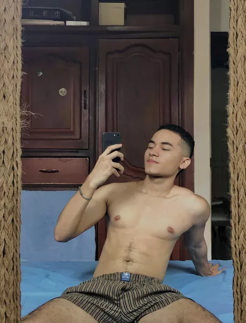 18 Colombian boy. New here