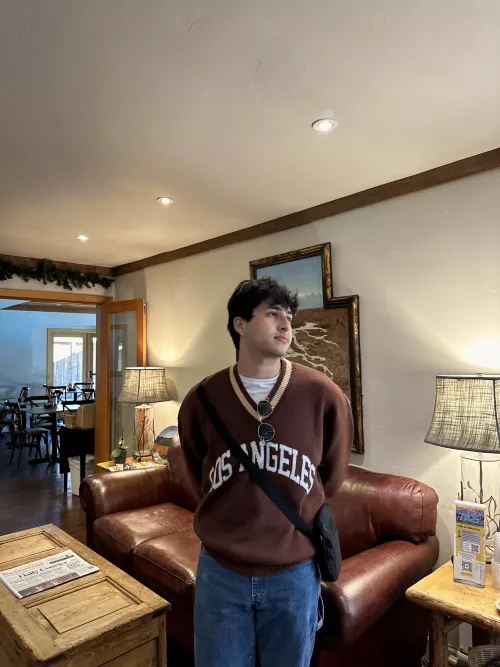 [22] I am starting to really like brown tops haha