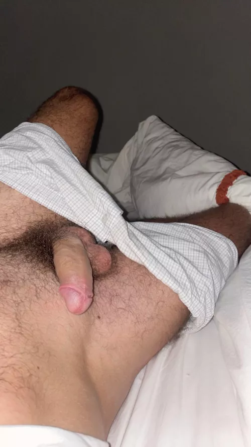 25 handsome spanish football player, I can't sleep. More pics in profile. DM for snap