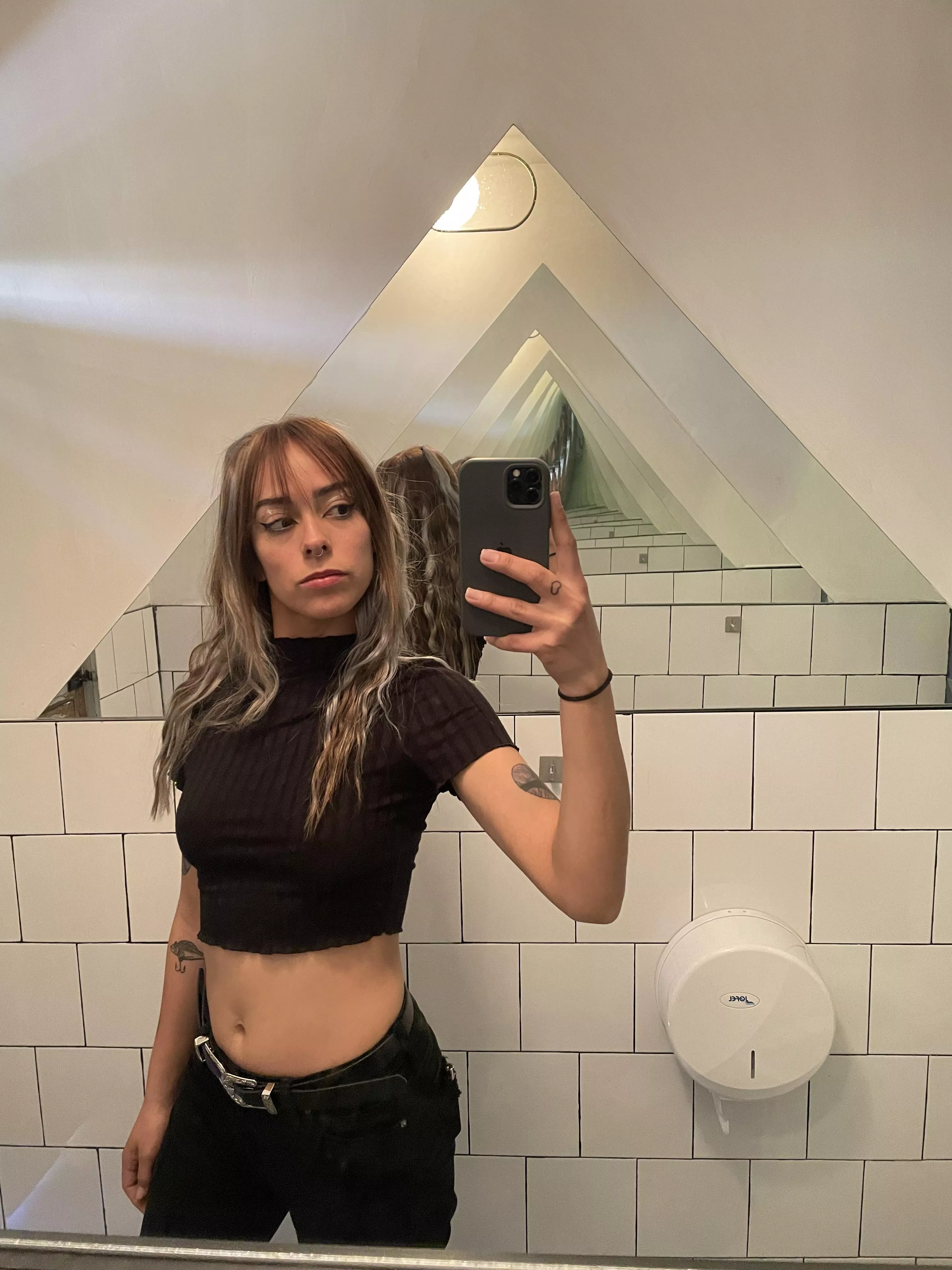 @anelchacon on instagram