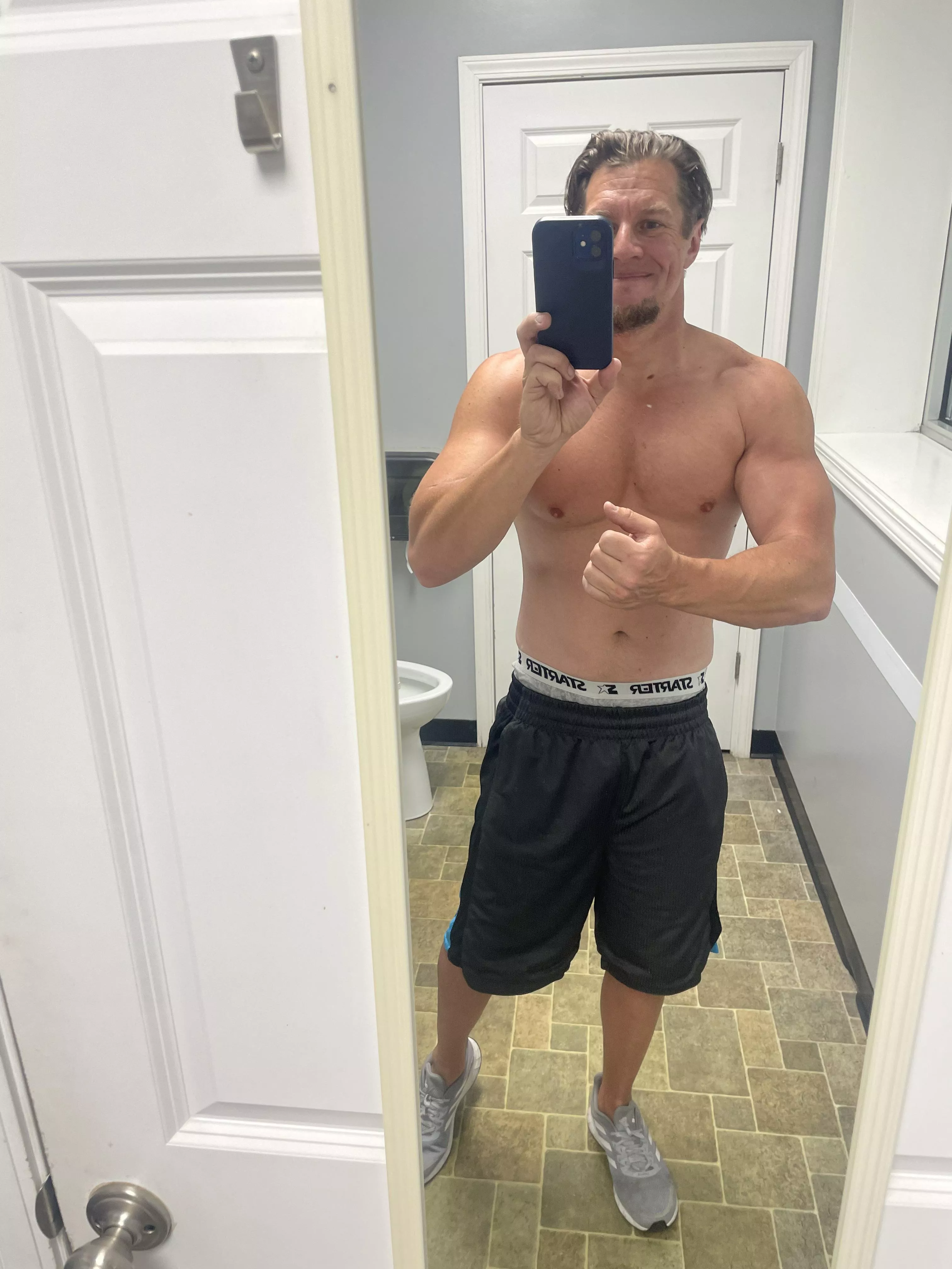 Are tan forearms hotter?