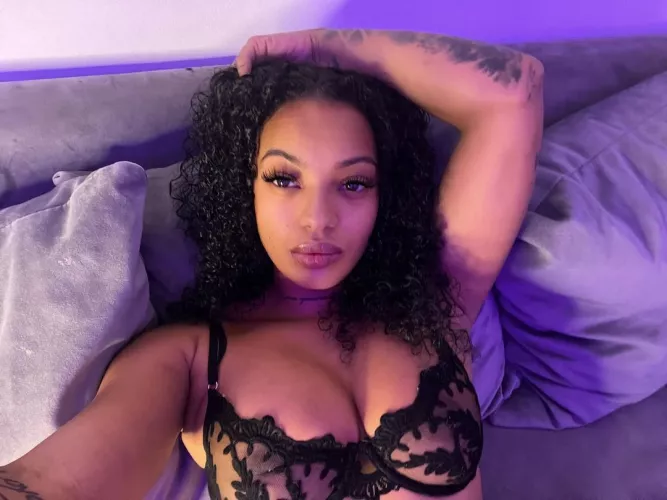 Are you gonna take me back to your place after our first date?