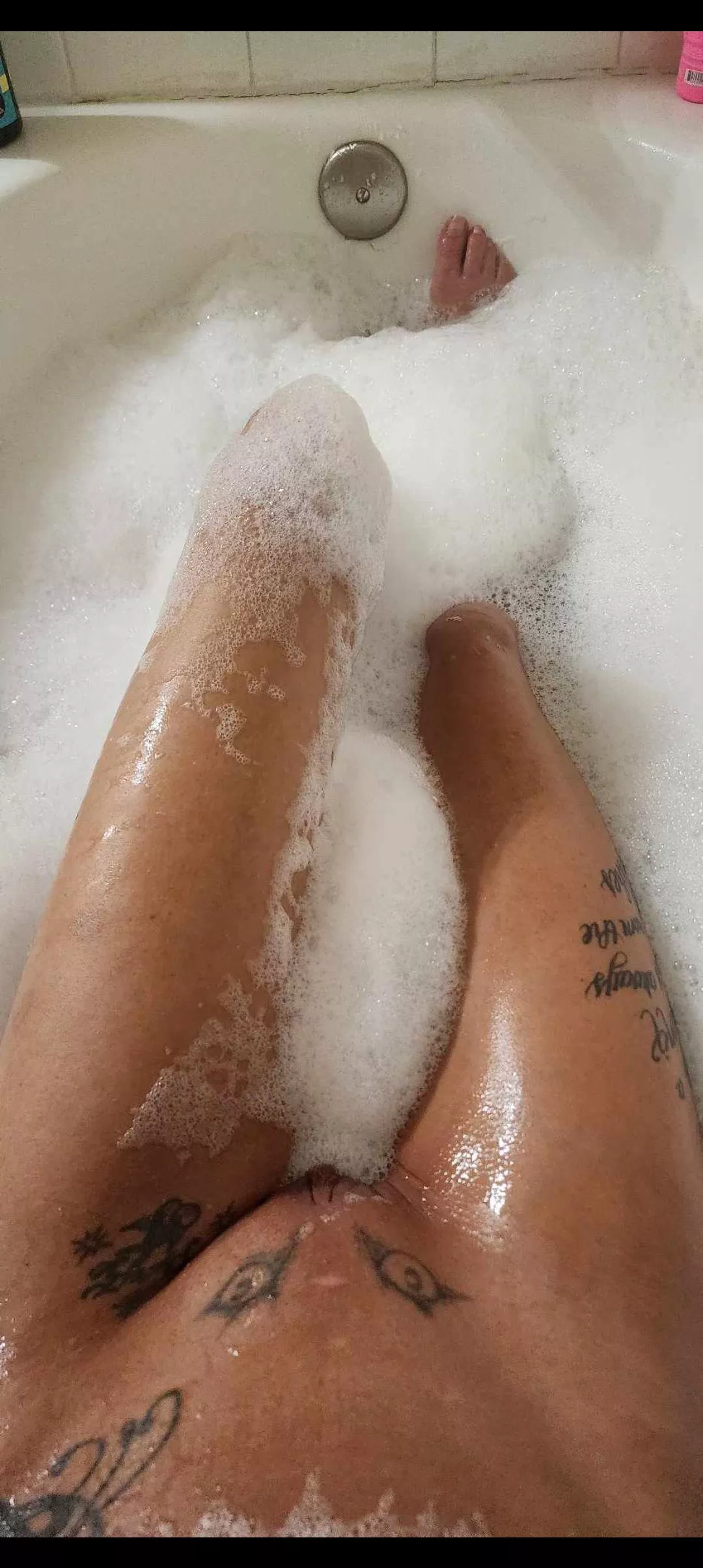 Beach hippie here. Wanna see the rest of me?