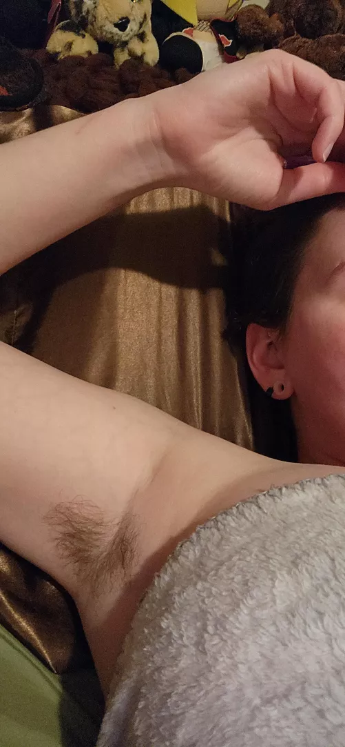 Been going for the last 17 hours. Waiting for someone to come sniff this trans dudes stinky pits