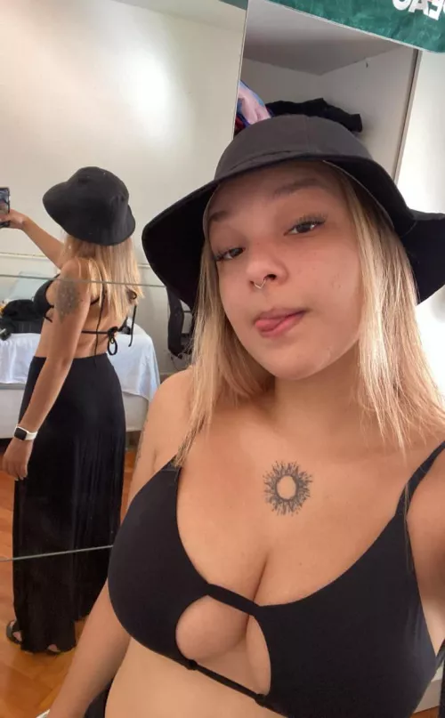 Black is always fit in Mexicana like me