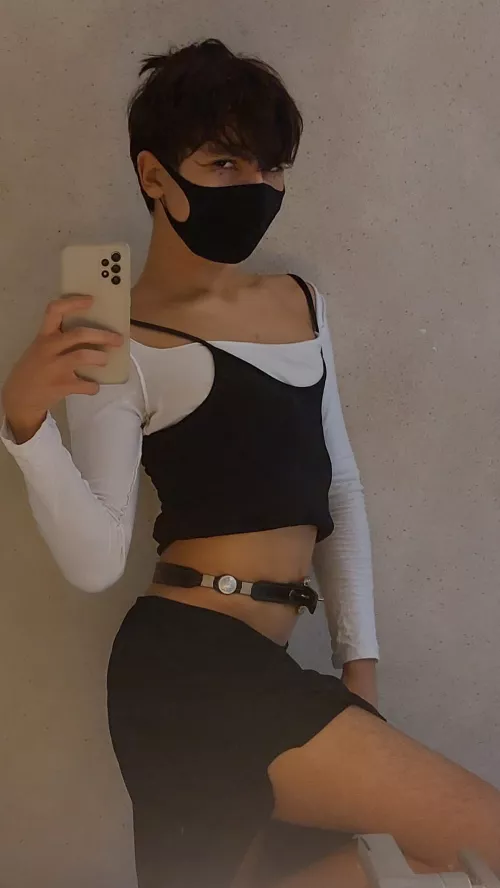 Bro... why are you looking at me like that?~