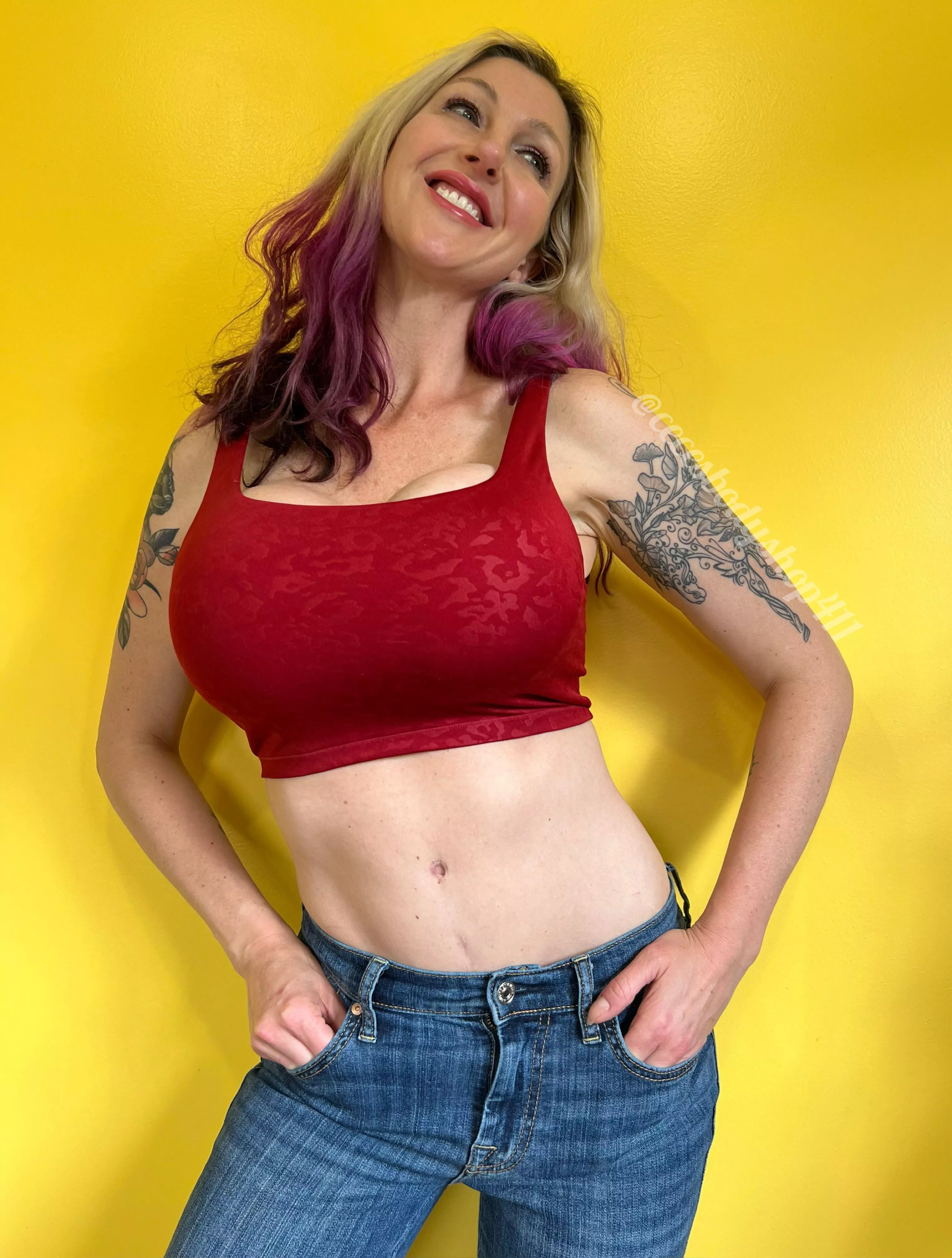 Do you like the red crop top on me? F39