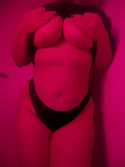 Does magenta suit me well? (@chiarabunnyvip) [OnlyFans]