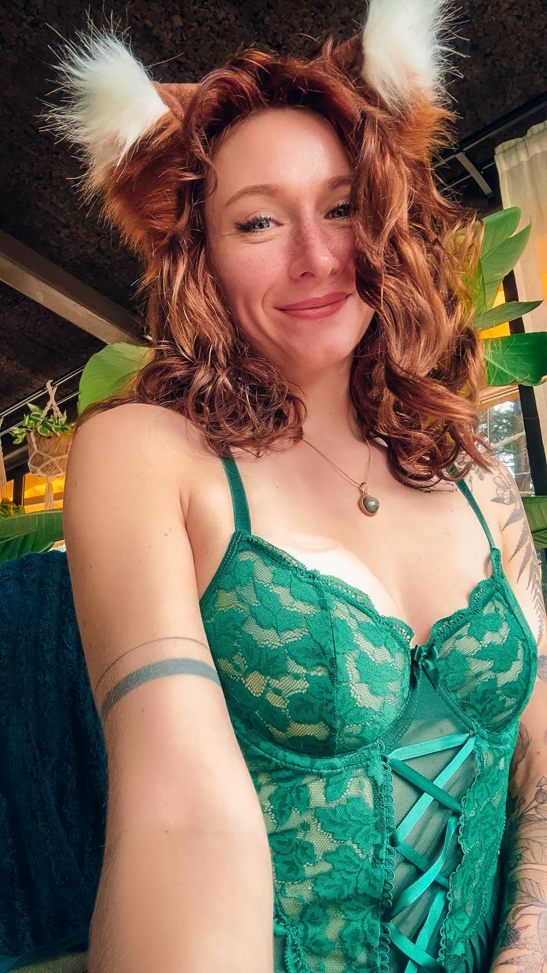 Find yourself a milf that isn’t afraid of some public fun