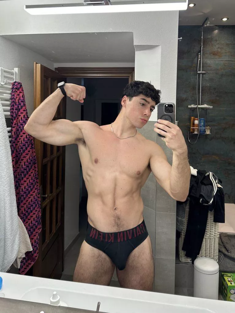 First 3 words that comes to your mind? ⤵️