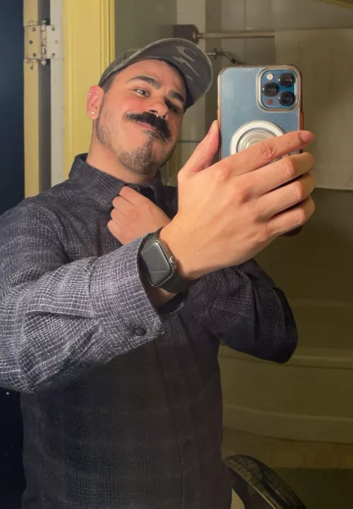 Going through a phase right now where I wanna button up all my shirts to the very top button. It’s v cute imo 🐬