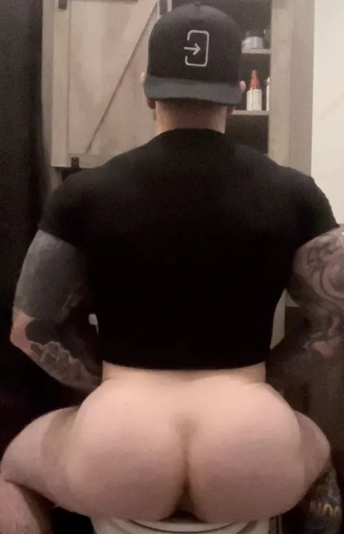  Goth bubble 🌙🍑