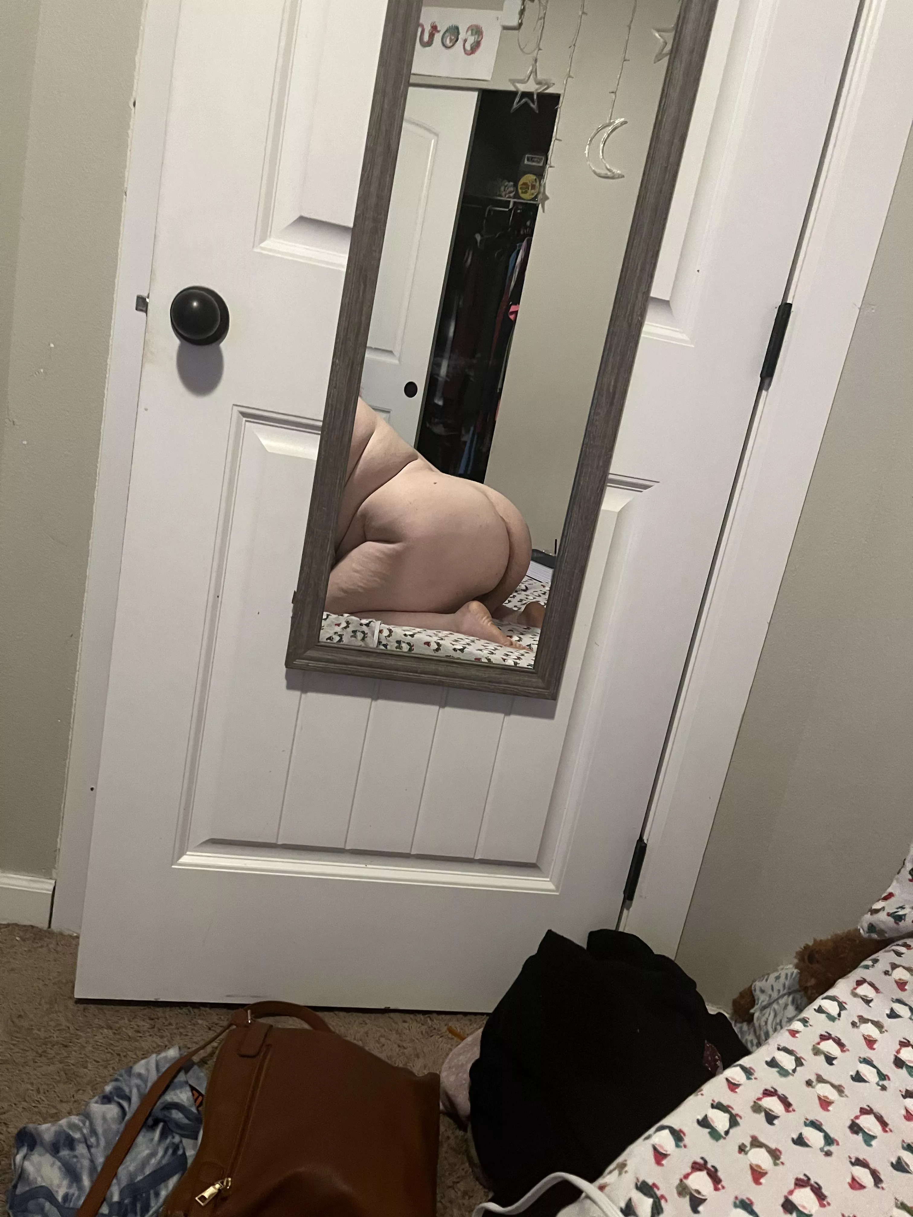 I can’t help but admire this ass of mine