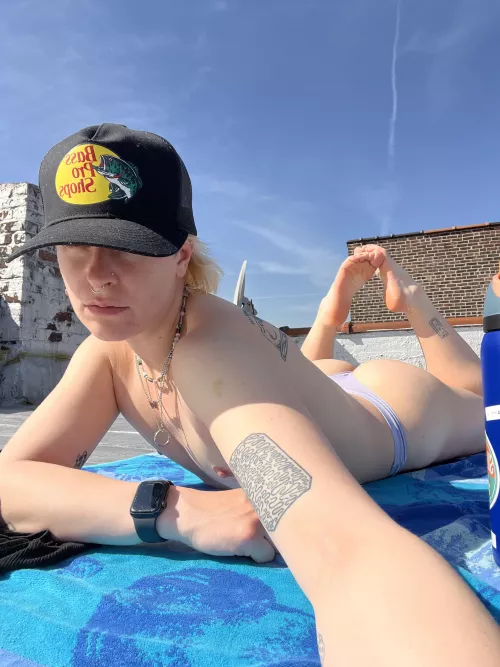 I can’t help that my clothes fall off when it’s nice out!! 😇