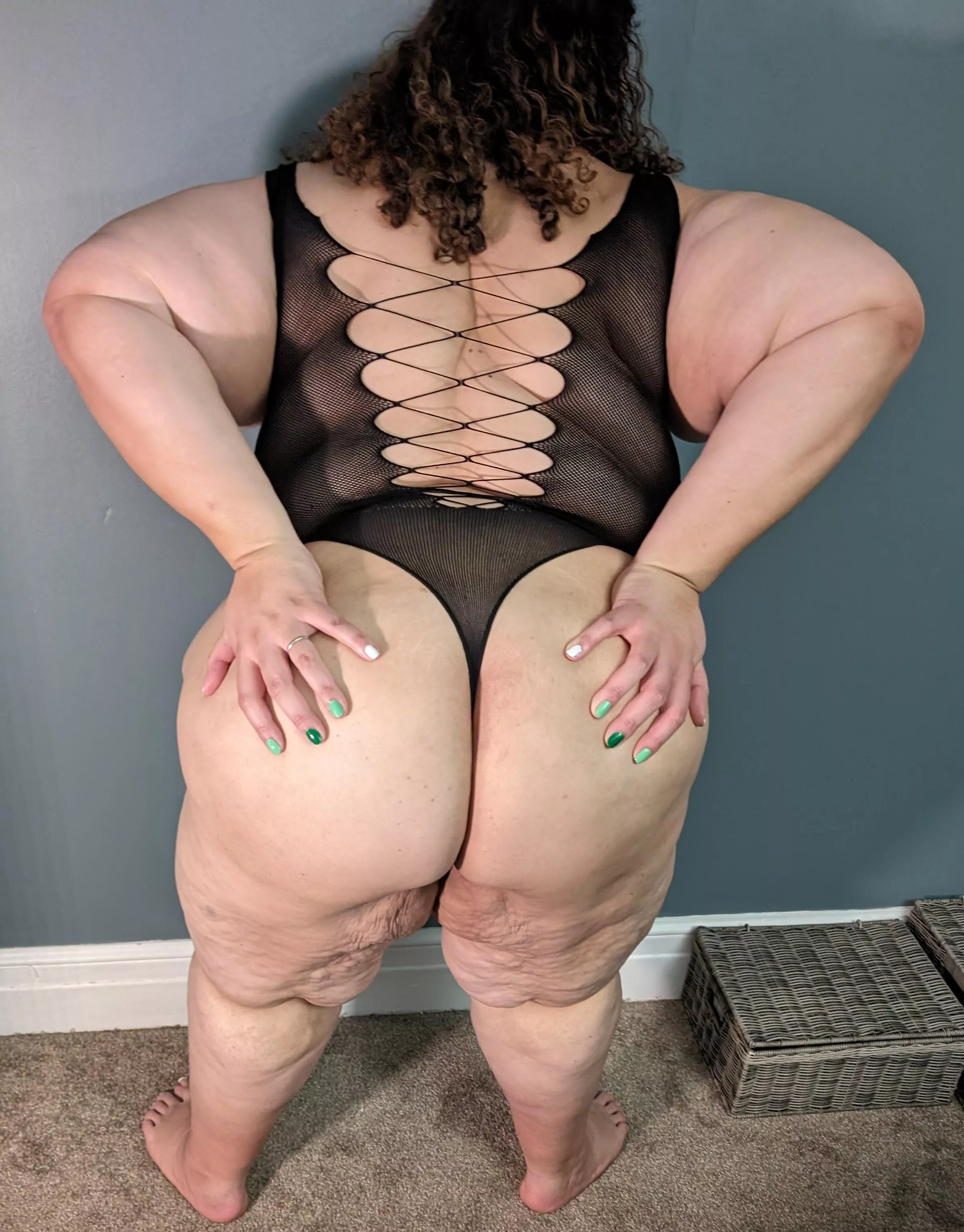 I'm definitely missing a hand print or two on this booty...