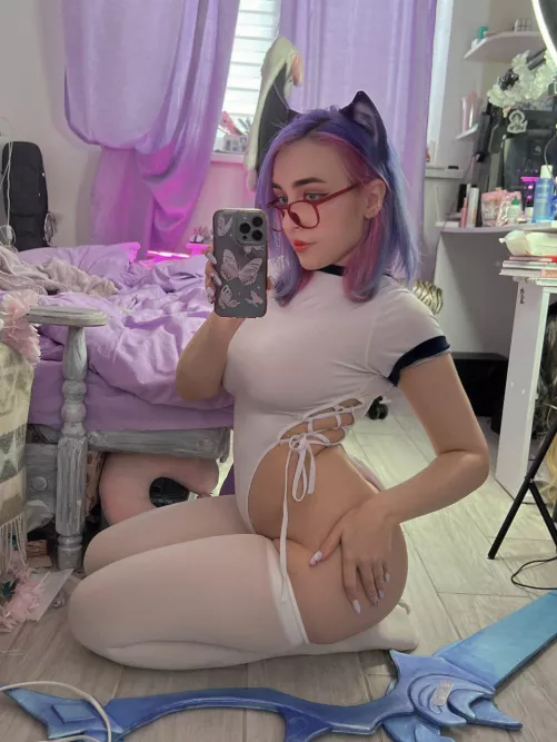 I'm the happiest when my tits are out