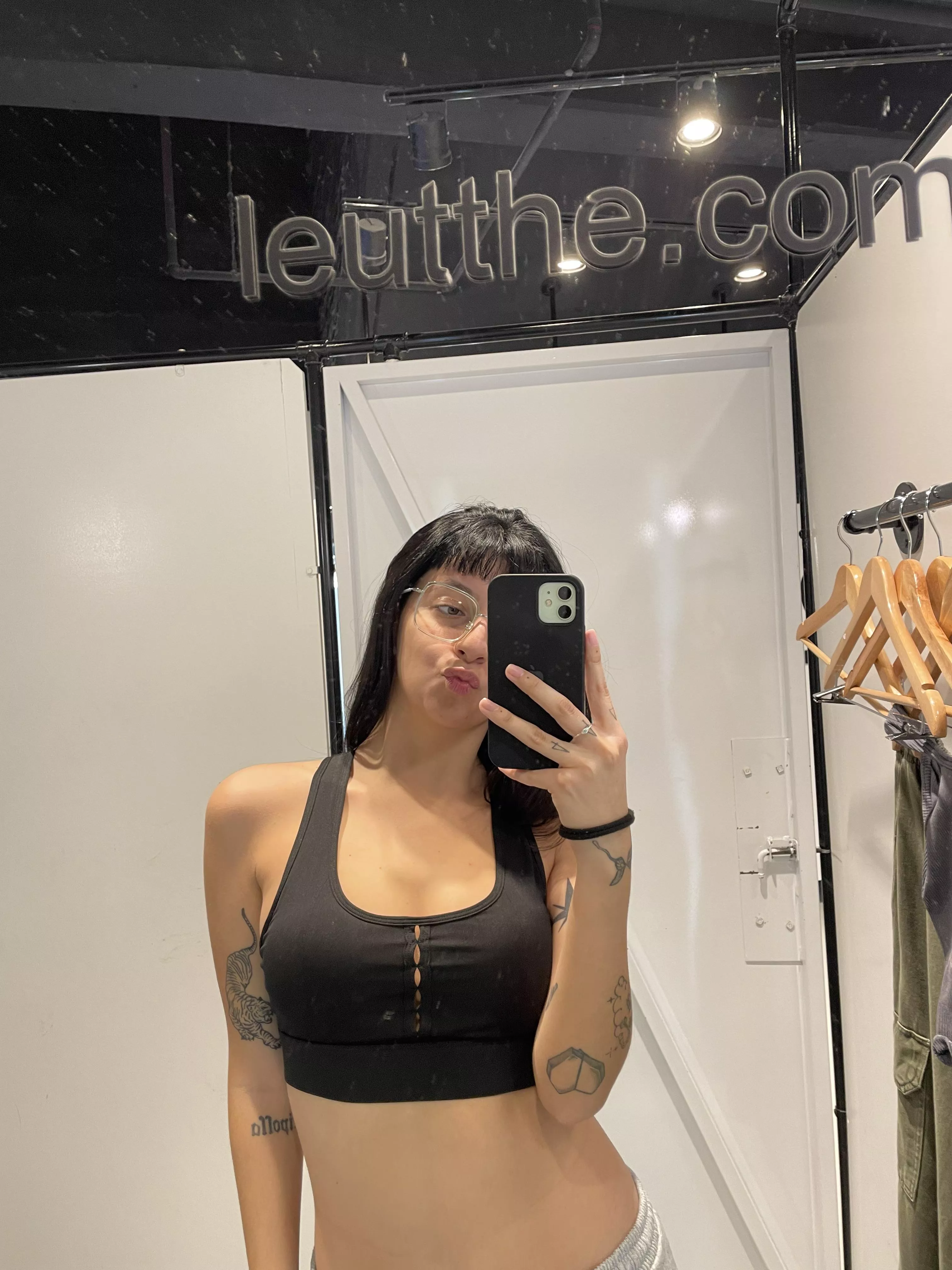 is this a crop top? 💋