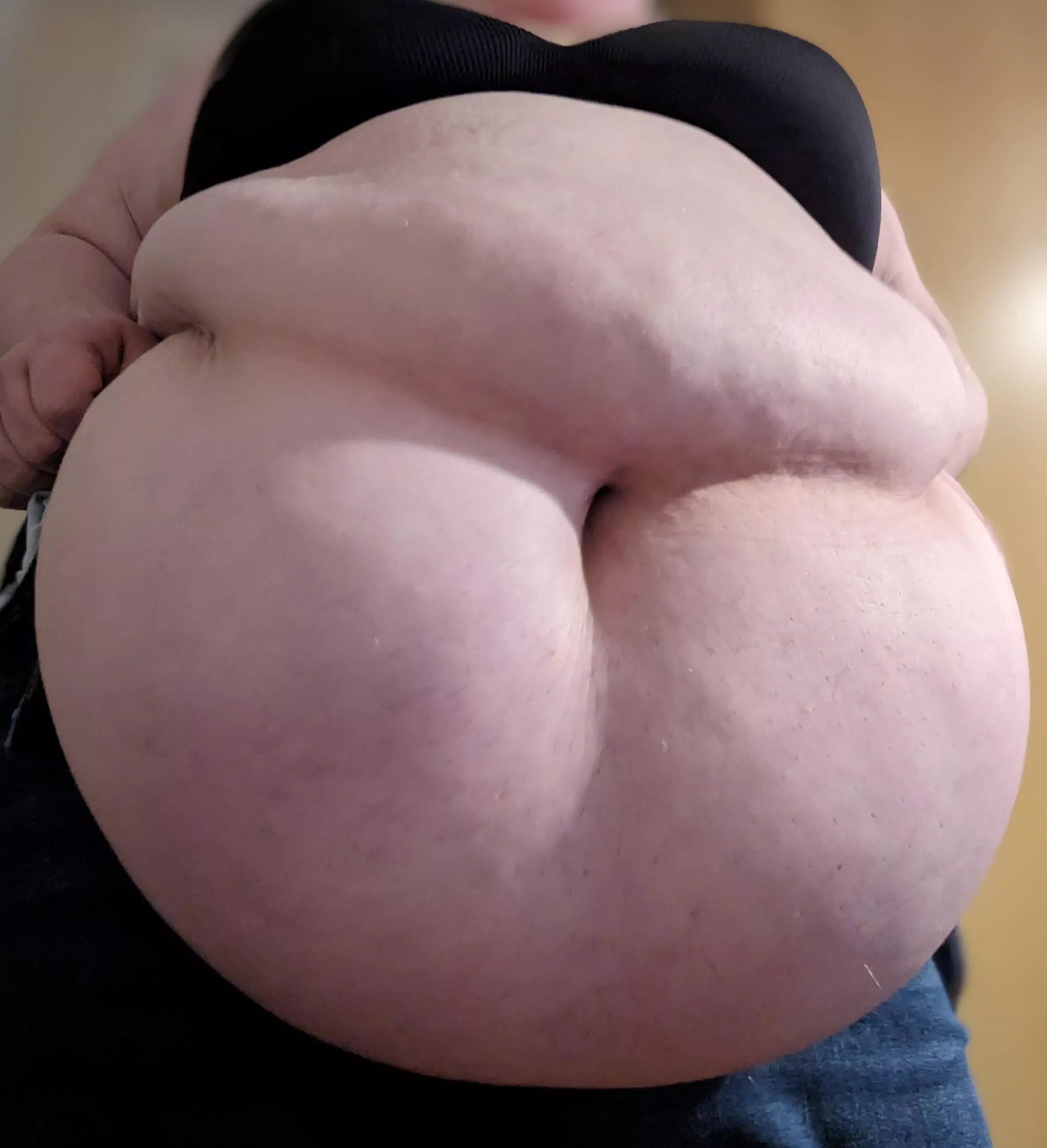 I've gained 10lb 🥵🐷😍 going to celebrate with a huge cake to myself 🤤