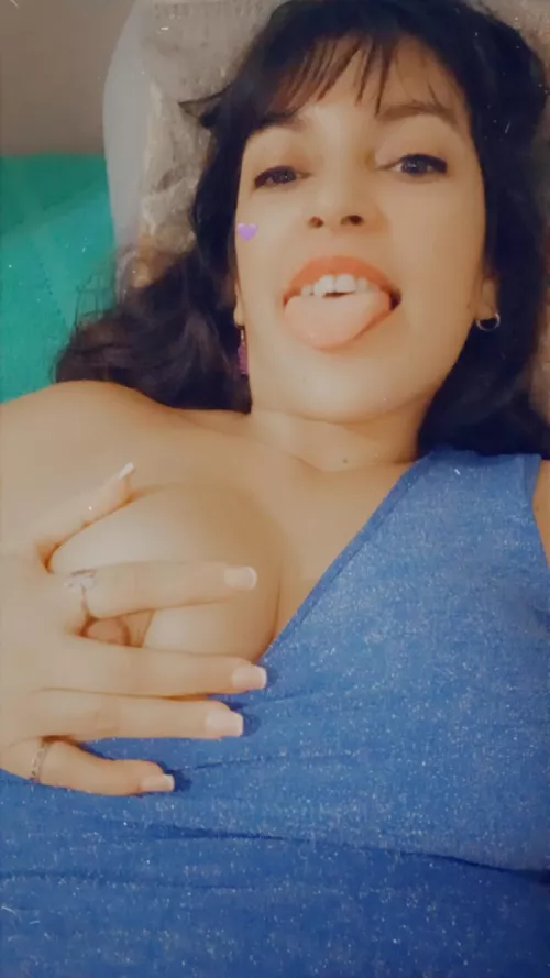 Letting my nipple out for a second 🤭