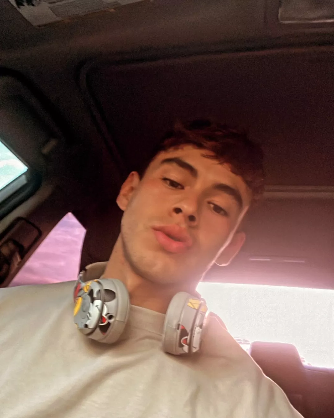 Looking for some more xbox friends ✌ Looking for some more xbox friends ✌