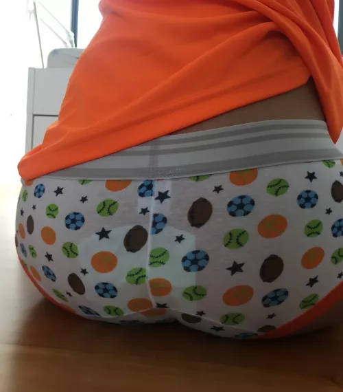 Love these cute undies hehe shows off my playful nature and how much i like balls :P