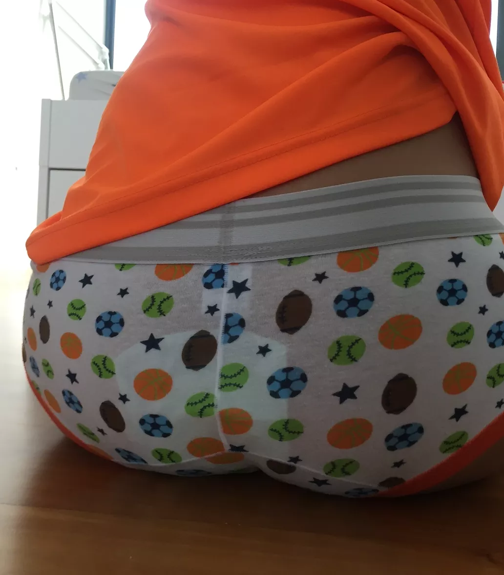 Love these cute undies hehe shows off my playful nature and how much i like balls :P