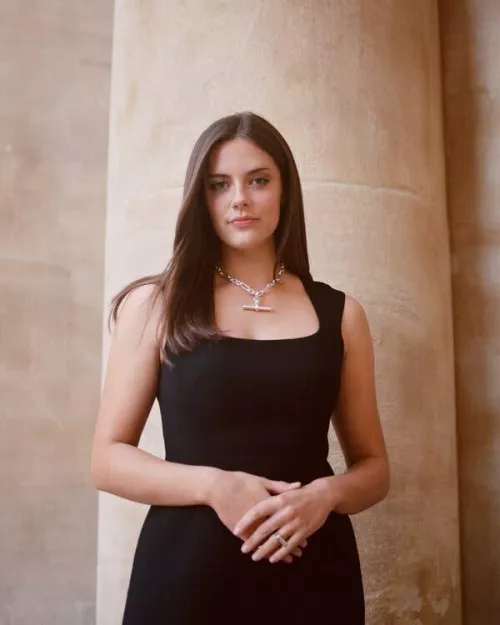 Meg Bellamy (Kate Middleton in The Crown)