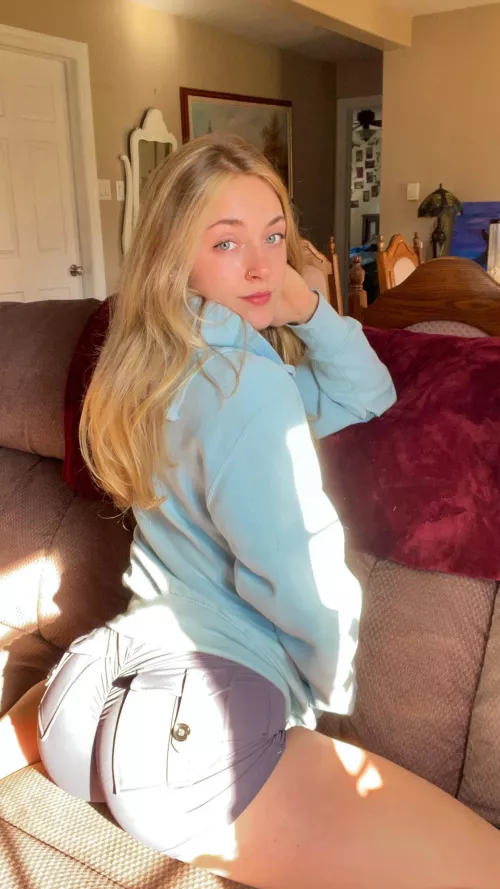 Natalie Grace (@nextdoornatalie.1)