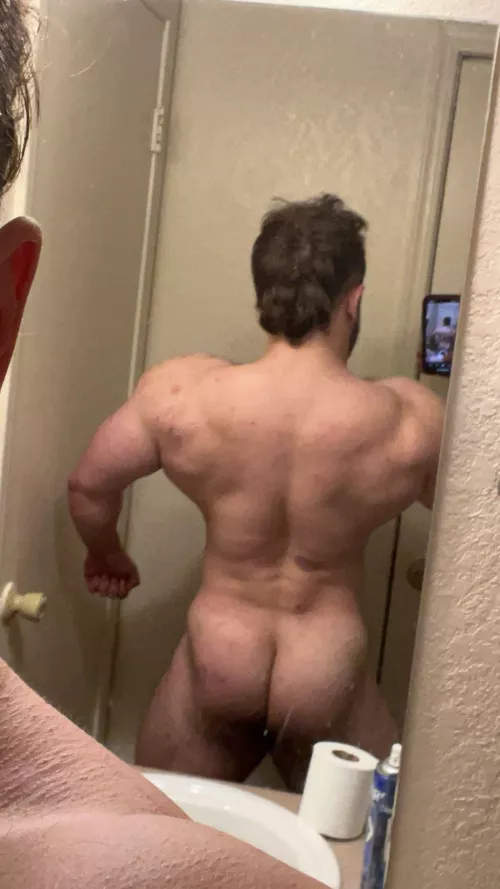 Need a massage after squats 👅